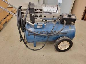 lot 87 image: EXCALIBUR 4.0 CFM 1HP 7.5 Gallon Air Compressor