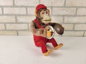 lot 459 image: Vintage Jolly Chimp Cymbal Monkey Toy - Battery Operated