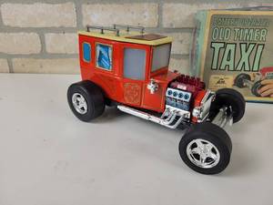 lot 461 image: Vintage Old Timer Taxi Battery Operated Toy with Original Box