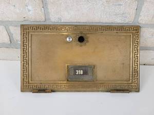 lot 473 image: Antique Cast Iron Large Mailbox Door
