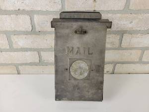 lot 474 image: Vintage Galvanized Steel LETTER Box