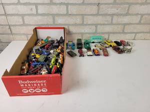 lot 475 image: Large Lot of Assorted Toy Cars