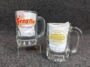 lot 528 image: Vintage Hazel-Atlas Frostie Root Beer Mug & Frostop Root Beer Mug - Both are 12oz