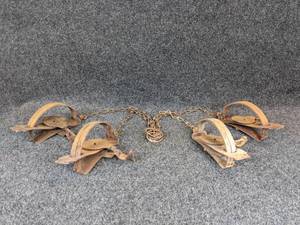 lot 493 image: (4) Vintage ONEIDA JUMP #4 Animal Traps