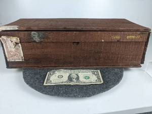 lot 574 image: The Edge Premium Long Filler Wood Cigar Box