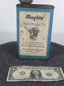lot 563 image: Vintage Maytag Multi-Motor Oli Can