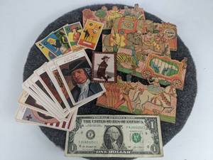 lot 586 image: Lot of Ephemera - Post Cereal 3-Ring Circus Cutouts, Sugar Daddy Trading Cards, and Big Boy A Great American Trading Cards
