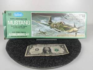 lot 596 image: Guillows North American P-51D Mustang Scale Flying Model Kit