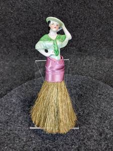 lot 492 image: Vintage Japanese Porcelain Doll  Brush