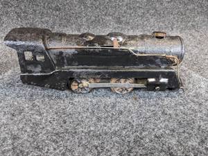 lot 529 image: MARX Tin New York Central Wind-up Locomotive