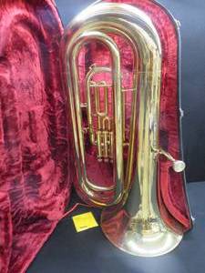 lot 2 image: YAMHA TUBA