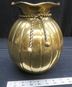 lot 11 image: SOLID BRASS VASE