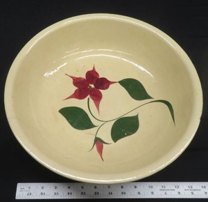 lot 21 image: LARGE WATT LOW BOWL