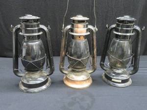 lot 24 image: TRIO OF LANTERNS