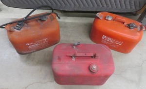 lot 33 image: 3 MARINE GAS CANS