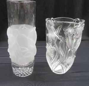 lot 54 image: LEAD CRYSTAL FROSTED VASE  MIKASA VASE