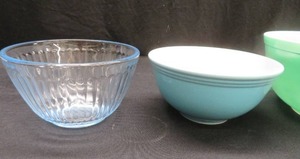 lot 57 image: VINTAGE PYREX PLUS