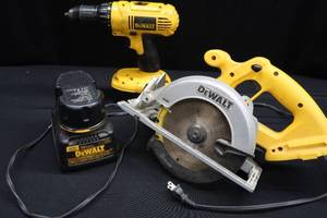 lot 89 image: 18 VOLT DEWALT TOOLS