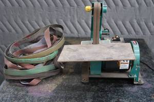 lot 91 image: GRIZZLY COMBO SANDER