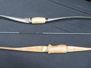 lot 61 image: 2 VINTAGE RECURVE BOWS