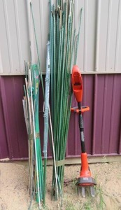 lot 68 image: HUGE AMOUNT OF GARDEN STAKES PLUS
