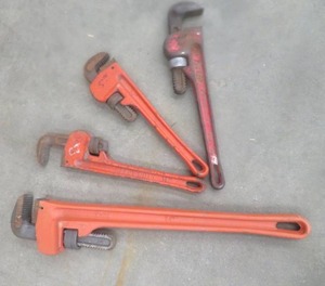 lot 101 image: PIPE WRENCHES
