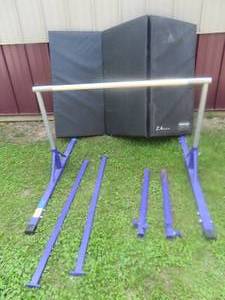 lot 109 image: EXPANDABLE GYMNASTICS TRAINING KIP BAR