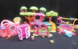 lot 111 image: LITTLEST PET SHOP PLUS