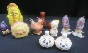 lot 114 image: ANTHROPOMORPHIC SALT AND PEPPER SHAKERS