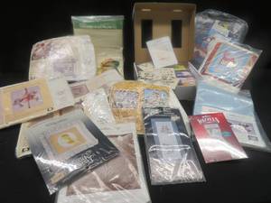 lot 129 image: NEW CRAFT KITS