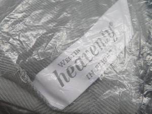 lot 135 image: LOT OF NEW AIRLINE BLANKETS