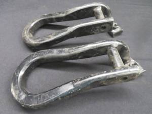 lot 152 image: BLACK FRAME HOOKS