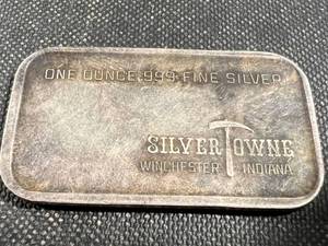 lot 13 image: 1 TROY OZ .999 FINE SILVER BAR VINTAGE SILVERTOWNE