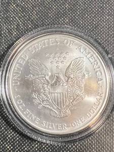 lot 40 image: 1999 AMERICAN SILVER EAGLE IN AIRTITE