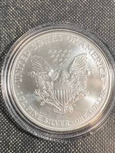lot 43 image: 2000 AMERICAN SILVER EAGLE IN AIRTITE
