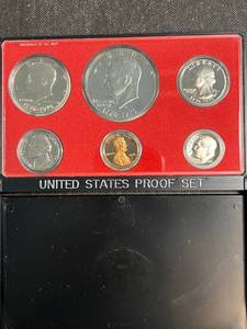 lot 94 image: 1976 US PROOF SET IN ORIGINAL PACKAGING