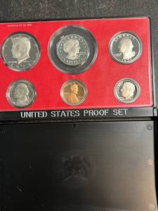 lot 97 image: 1979 US PROOF SET IN ORIGINAL PACKAGING