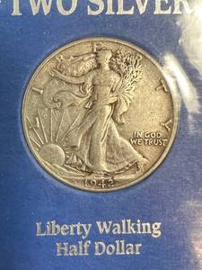 lot 107 image: 2 SILVER US COINS 1942 WALKING LIB 1941 MERCURY DIME