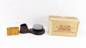 lot 27 image: Vintage El Cid Collection Early American Lighter