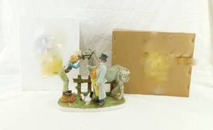 lot 47 image: Vintage 1982 Limited Edition Norman Rockwell The Horse Trader Traveling Salesman Series Figurine
