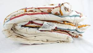 lot 140 image: Vintage 1981 ERO Industries Norman Rockwell Four Season Sleeping Bag