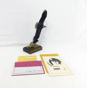 lot 1 image: Vintage 1990 Numbered Limited Edition Wally Shoop The Highest 1 Bronze Eagle Sculpture