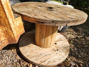 lot 5 image: Commercial Wood Wire Spool 21x30