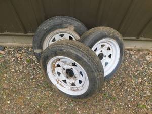 lot 68 image: 3 Trailer Tires & Rims 4 Bolt 4.80 x 12
