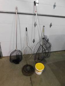 lot 141 image: Assorted fishing lot - 4 nets, Minnow bucket , Basket