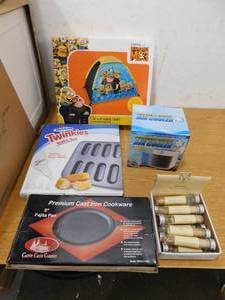 lot 79 image: Mix Lot of Home Goods