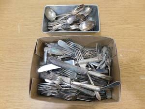 lot 81 image: 1847 Rogers Bros Flatware Mix Lot