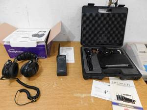 lot 92 image: Racing headphones & Scanner