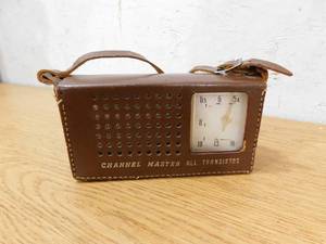 lot 94 image: Vintage Channel Master 6506 Early Portable AM Red Transistor Radio wCase Works