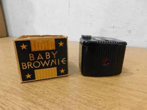 lot 95 image: Kodak Brownie Baby Special Bakelite Camera